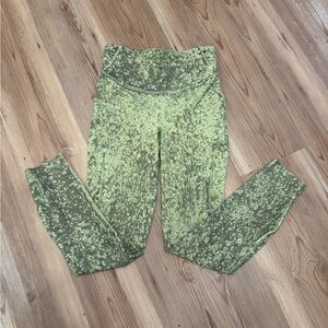 Lululemon Base Pace High-Rise Tight in City Grit Green Multi-Size 4/25”
